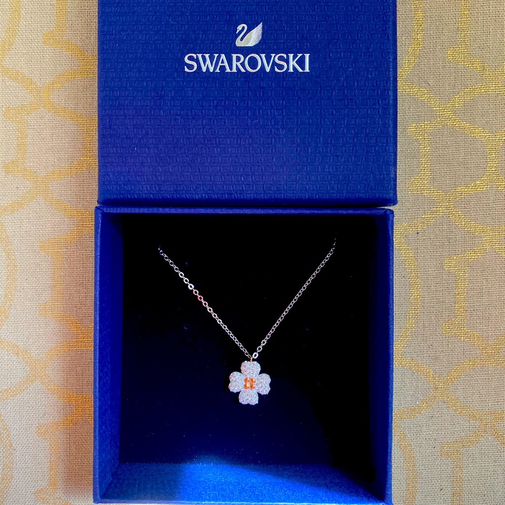 Swarovski beautiful, brand new necklace.